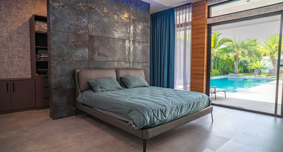 For rent 3 bedrooms villa in Mueang Phuket, Phuket