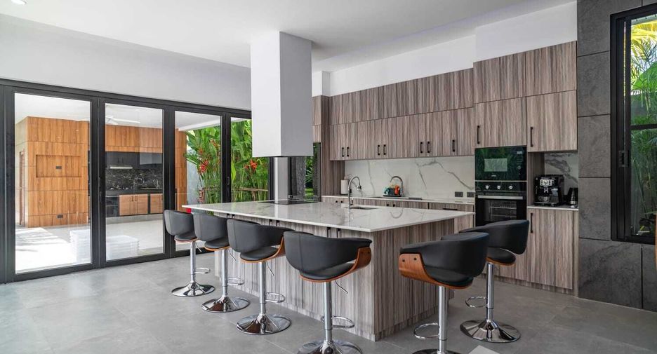 For rent 3 bedrooms villa in Mueang Phuket, Phuket