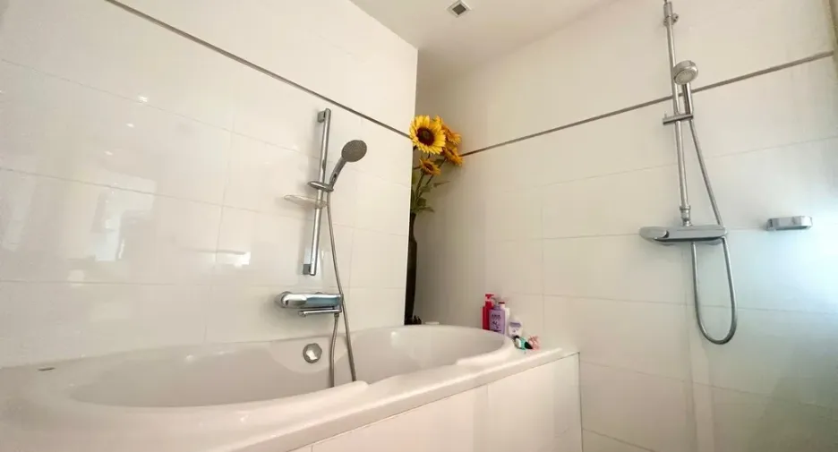 For sale 2 ベッドルーム condo in Phaya Thai, Bangkok