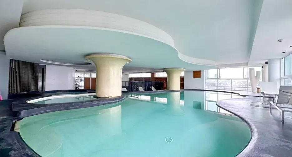 For sale 2 ベッドルーム condo in Phaya Thai, Bangkok