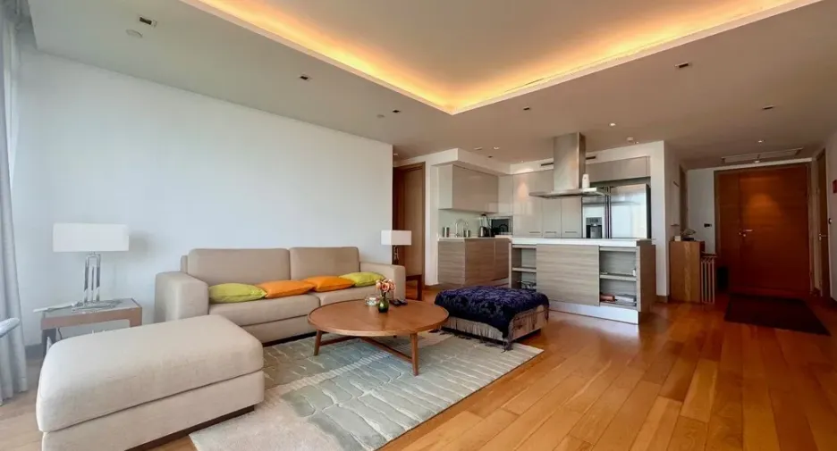 For sale 2 ベッドルーム condo in Phaya Thai, Bangkok