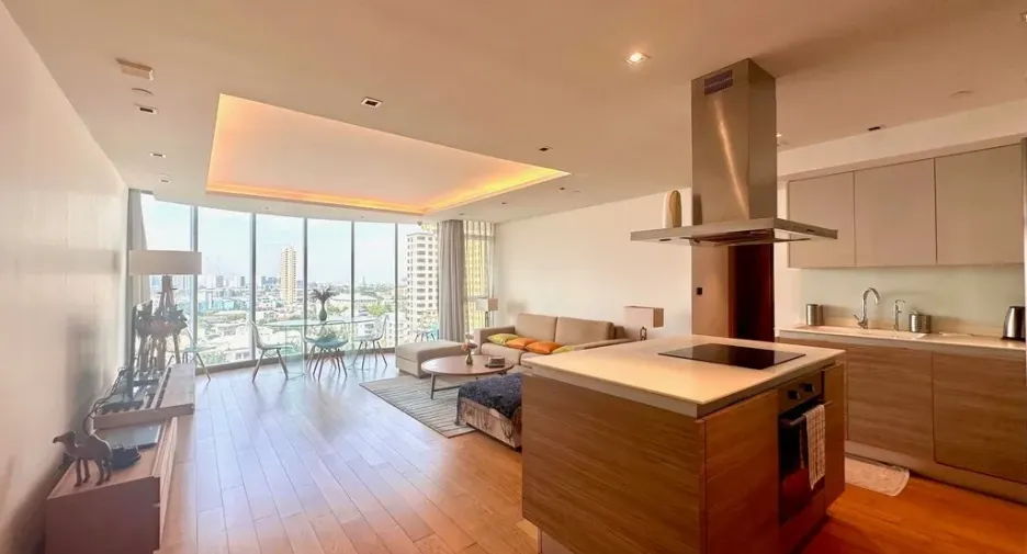 For sale 2 ベッドルーム condo in Phaya Thai, Bangkok