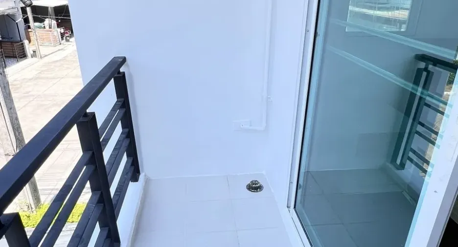 For rent 3 bedrooms townhouse in Mueang Phuket, Phuket