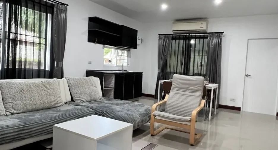 For rent 3 bedrooms townhouse in Mueang Phuket, Phuket