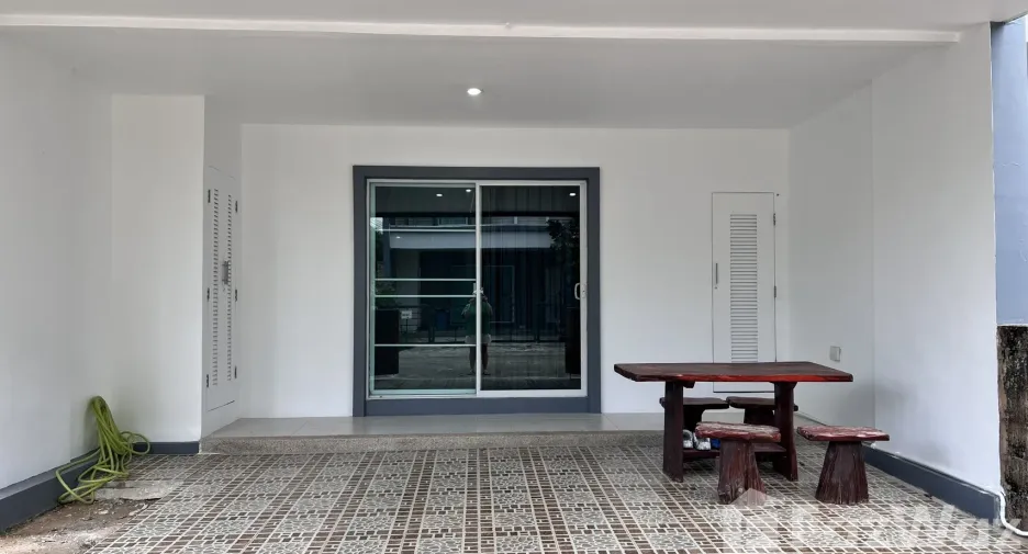 For rent 3 bedrooms townhouse in Mueang Phuket, Phuket