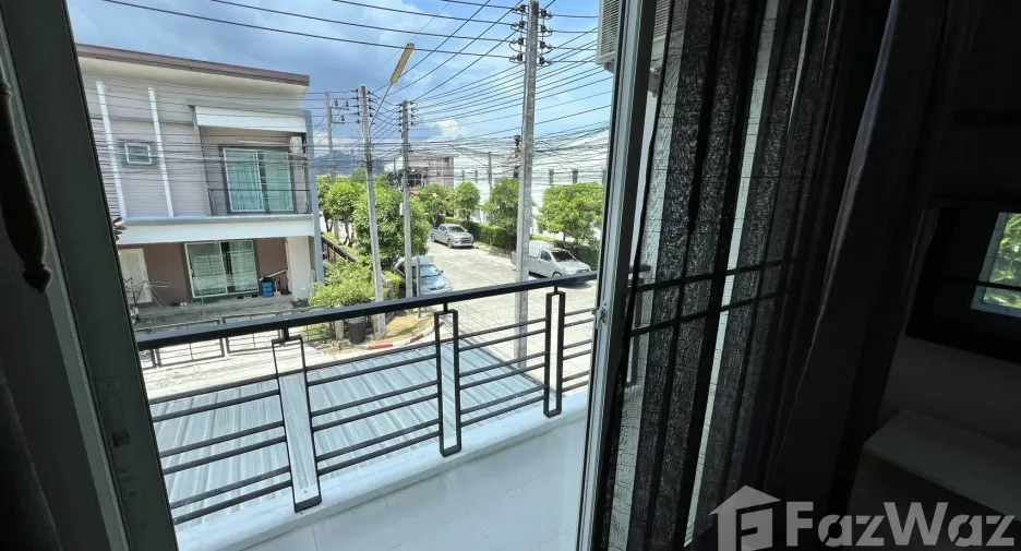 For rent 3 bedrooms townhouse in Mueang Phuket, Phuket