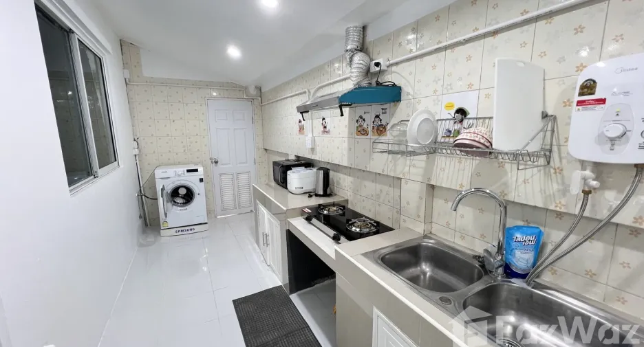 For rent 3 bedrooms townhouse in Mueang Phuket, Phuket