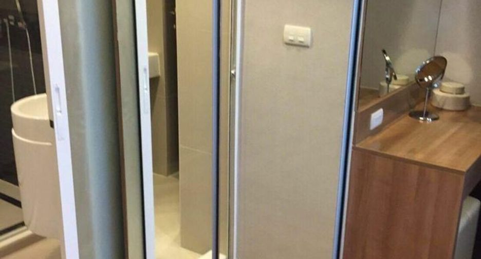 À vendre 1 chambre condo à Sathon, Bangkok