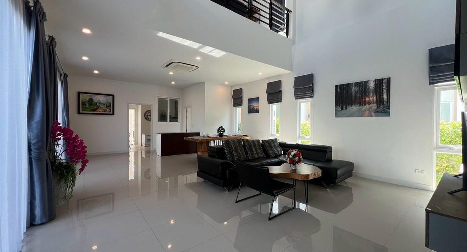 Villa en alquiler de 3 habitaciones en Mueang Phuket, Phuket