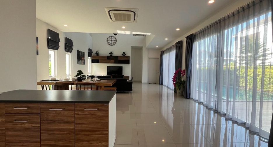 Villa en alquiler de 3 habitaciones en Mueang Phuket, Phuket