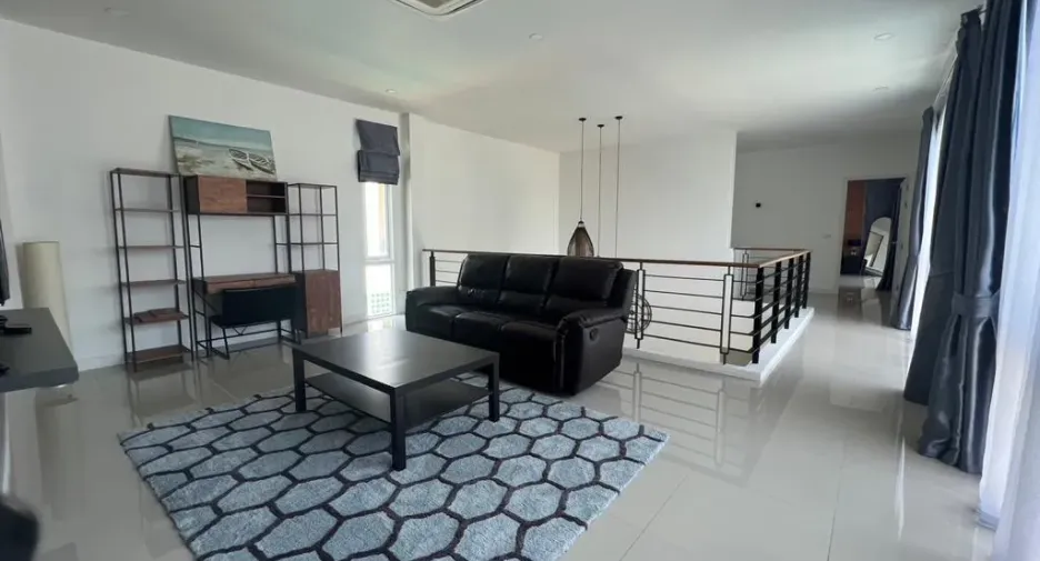 Villa en alquiler de 3 habitaciones en Mueang Phuket, Phuket