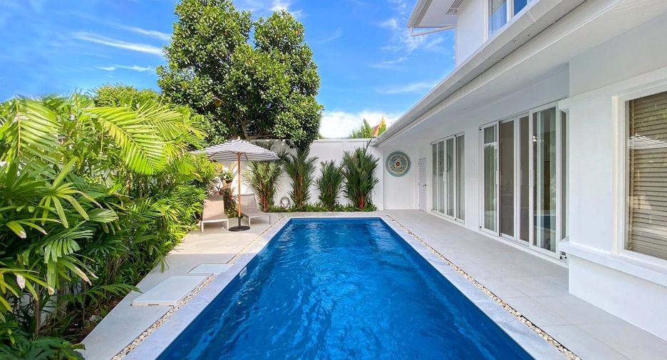 For rent 3 bedrooms villa in Mueang Phuket, Phuket