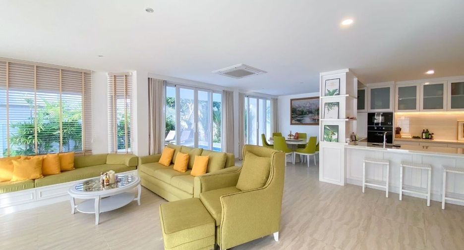 For rent 3 bedrooms villa in Mueang Phuket, Phuket