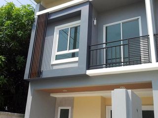 Casa adosada en venta de 2 habitaciones en Mueang Ratchaburi, Ratchaburi