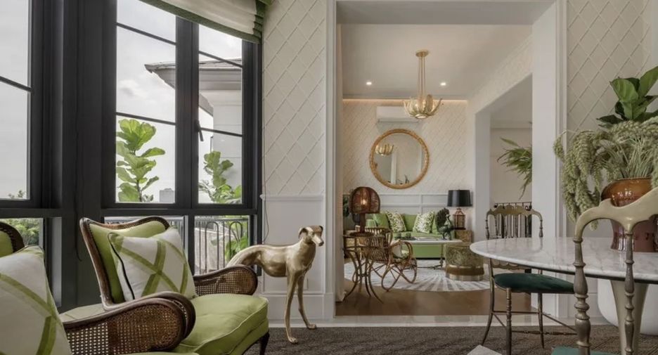 For sale 4 bedrooms house in Bang Kapi, Bangkok