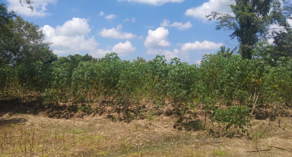 Terreno en venta en Huai Khot, Uthai Thani