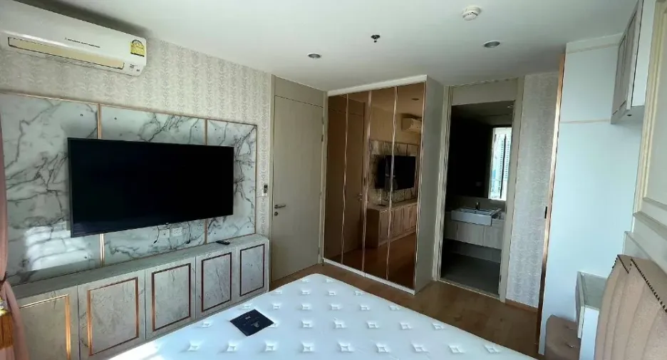 For sale 2 bedrooms condo in Watthana, Bangkok