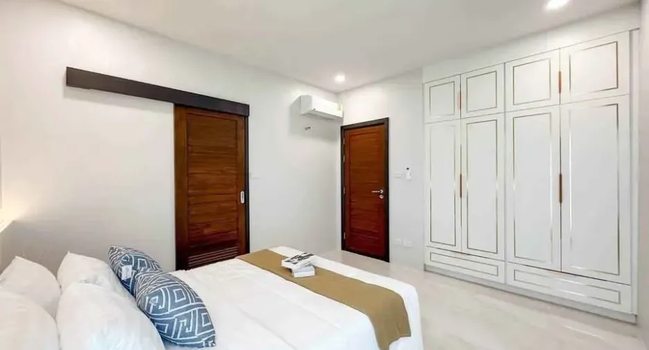 For sale and for rent 4 bedrooms villa in Thalang, Phuket
