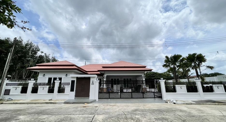 For sale and for rent 4 bedrooms villa in Thalang, Phuket