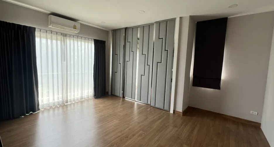For sale 4 bedrooms house in Bang Yai, Nonthaburi