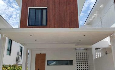 Casa en alquiler de 3 habitaciones en Mueang Phuket, Phuket