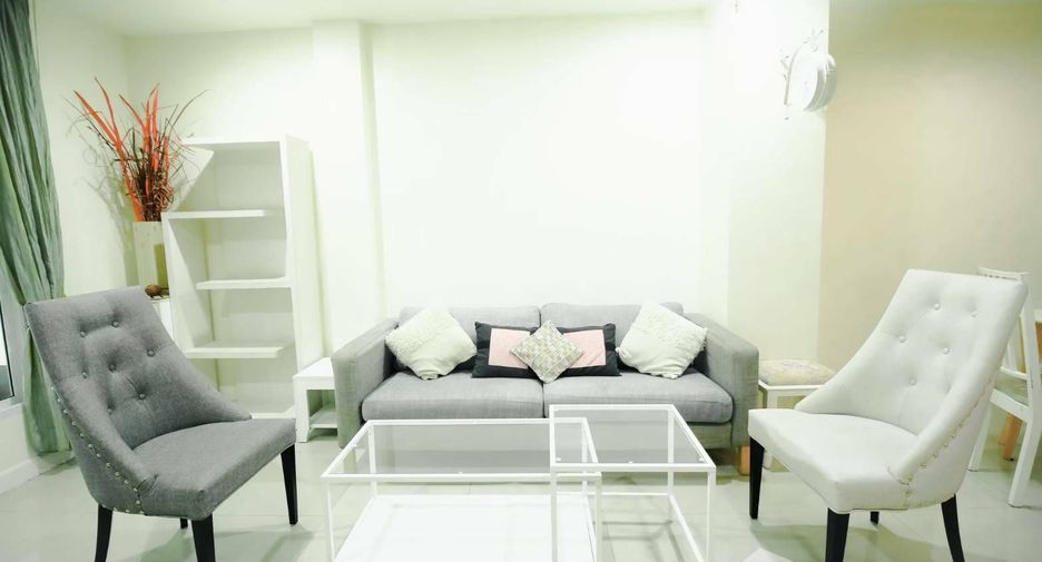For sale 3 bedrooms townhouse in Yan Nawa, Bangkok
