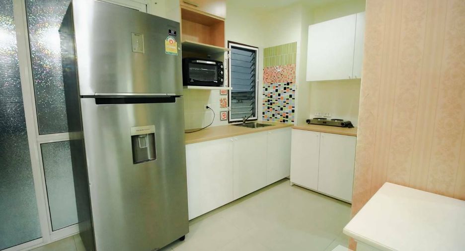 For sale 3 bedrooms townhouse in Yan Nawa, Bangkok