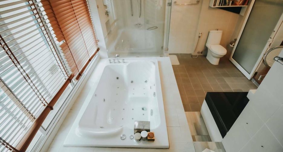 For sale 3 bedrooms townhouse in Yan Nawa, Bangkok