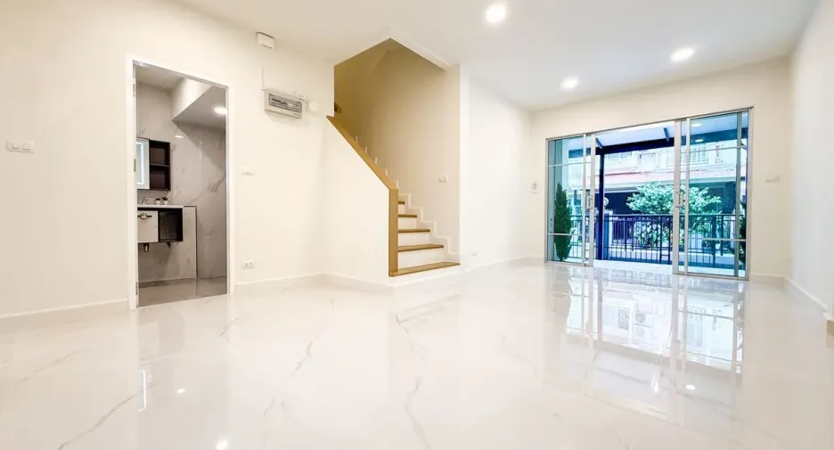 For sale 3 bedrooms townhouse in Pak Kret, Nonthaburi