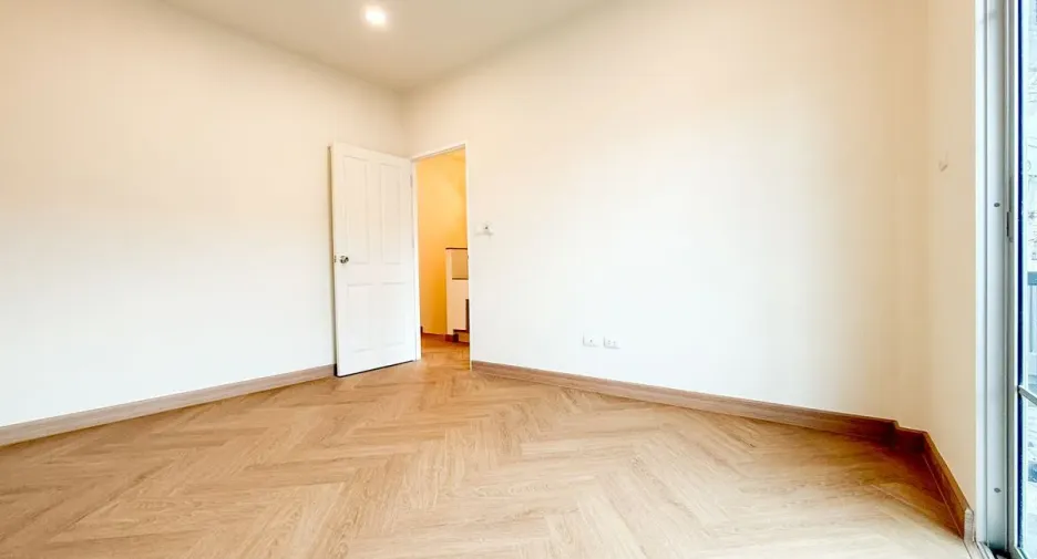 For sale 3 bedrooms townhouse in Pak Kret, Nonthaburi