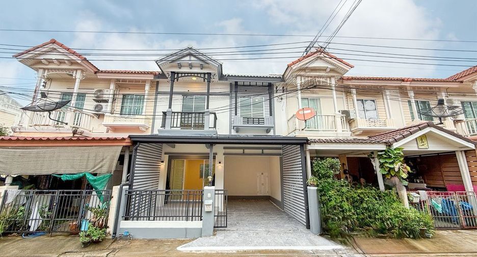 For sale 3 bedrooms townhouse in Pak Kret, Nonthaburi