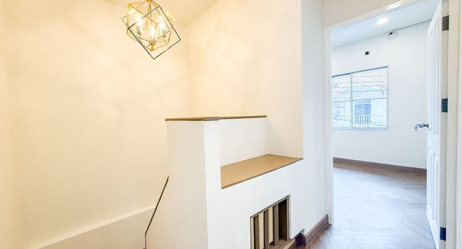 For sale 3 bedrooms townhouse in Pak Kret, Nonthaburi