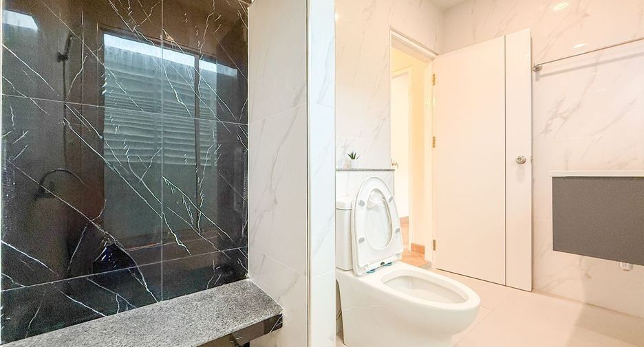 For sale 3 bedrooms townhouse in Pak Kret, Nonthaburi