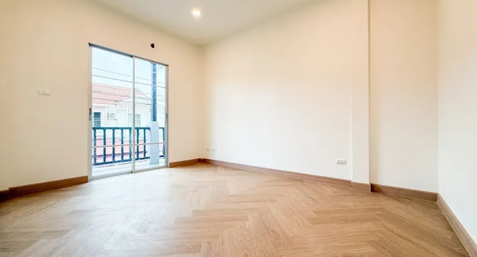 For sale 3 bedrooms townhouse in Pak Kret, Nonthaburi