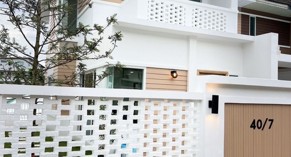 Casa adosada en venta de 3 habitaciones en Mueang Phuket, Phuket