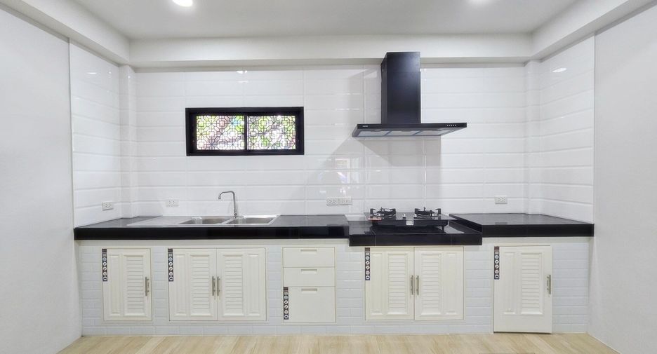 For sale 2 bedrooms townhouse in Bueng Kum, Bangkok