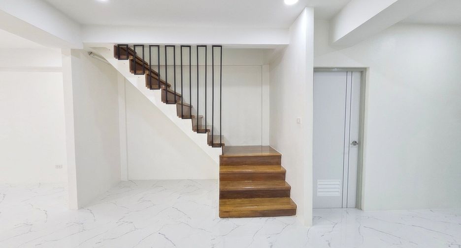 For sale 2 bedrooms townhouse in Bueng Kum, Bangkok