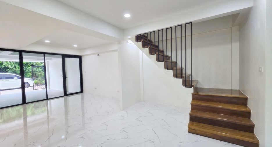 For sale 2 bedrooms townhouse in Bueng Kum, Bangkok