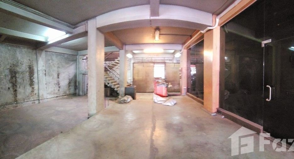 Oficina en venta de 12 habitaciones en Mueang Nakhon Ratchasima, Nakhon Ratchasima