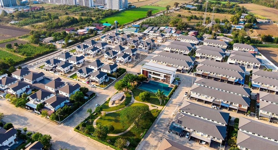 For sale 3 bedrooms townhouse in Kamphaeng Saen, Nakhon Pathom
