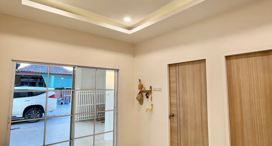 À vendre 2 chambres maison de ville à Mueang Rayong, Rayong