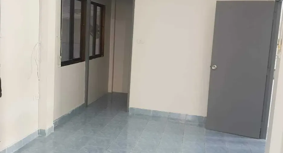 出售 3 卧室 独立屋 在 Mueang Lop Buri, Lop Buri