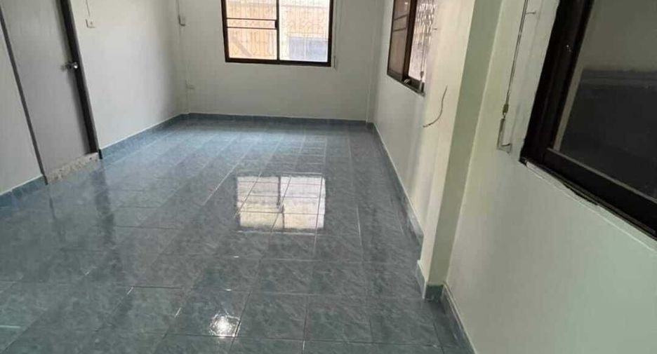 For sale 3 bedrooms house in Mueang Lop Buri, Lopburi