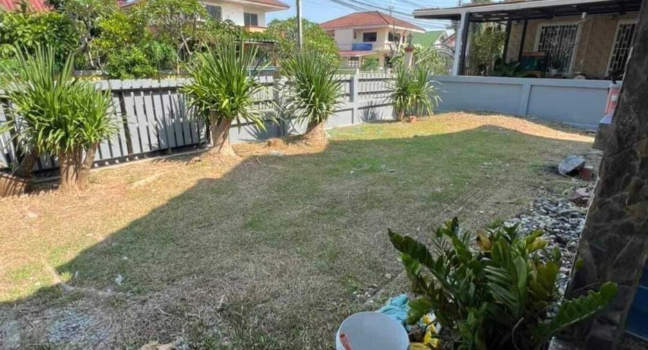 For sale 3 bedrooms house in Mueang Lop Buri, Lopburi
