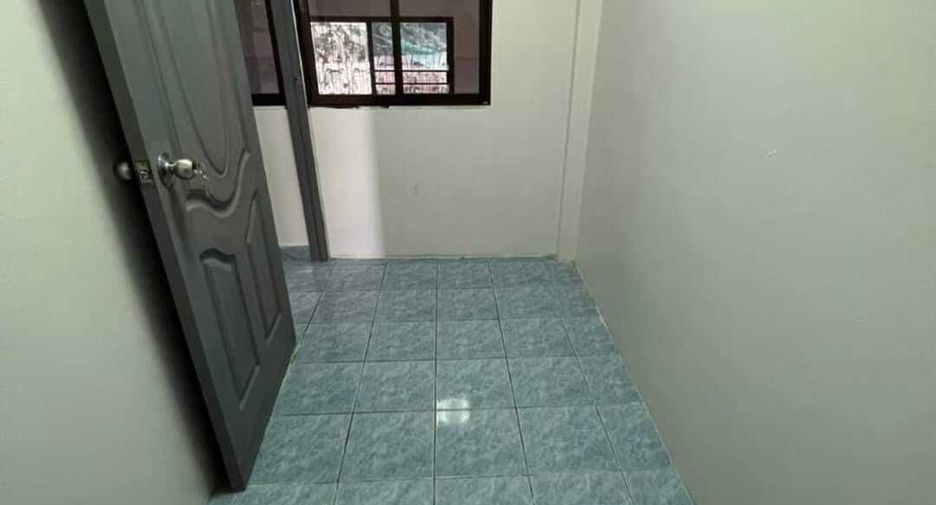 For sale 3 bedrooms house in Mueang Lop Buri, Lopburi