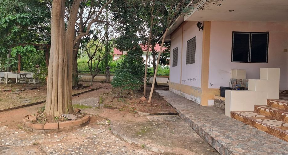 Haus zum Kauf mit 4 Zimmer in Mueang Ratchaburi, Ratchaburi