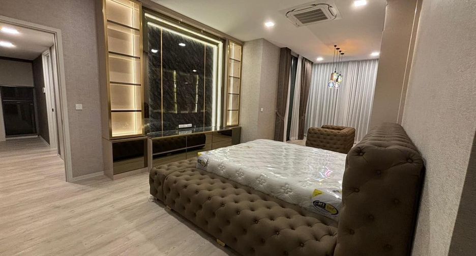 For sale 5 bedrooms house in Saphan Sung, Bangkok
