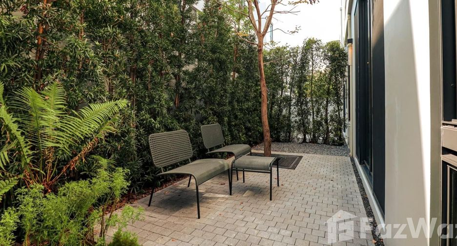 For sale 5 bedrooms house in Saphan Sung, Bangkok