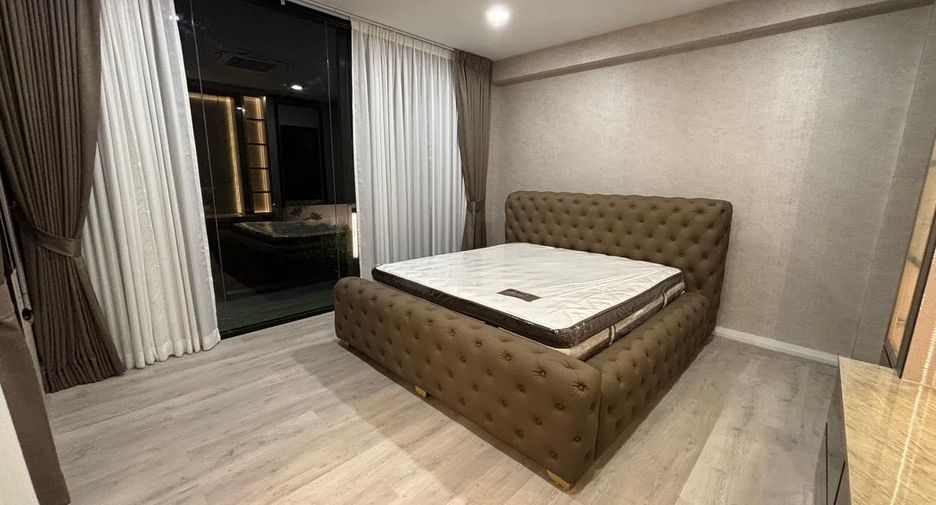 For sale 5 bedrooms house in Saphan Sung, Bangkok