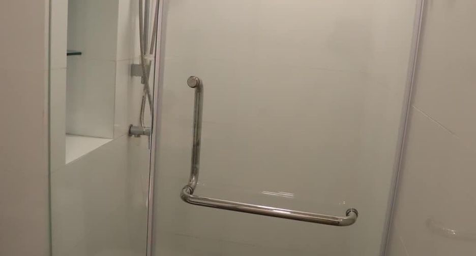 For sale 1 bed condo in Mueang Samut Prakan, Samut Prakan